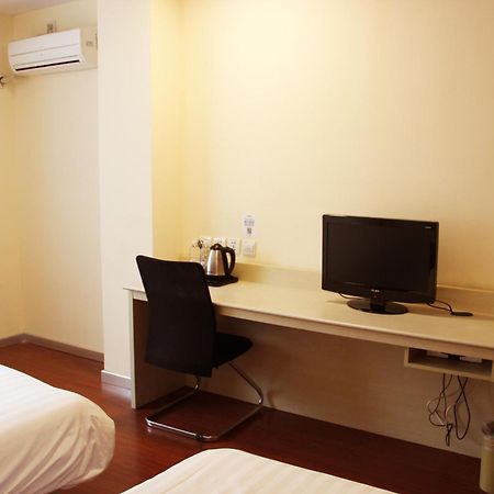 Hanting Hotel Shanghai Hongqiao Railway Station Huqingping Highway Exterior photo
