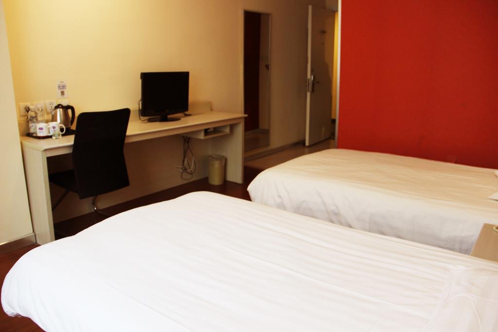 Hanting Hotel Shanghai Hongqiao Railway Station Huqingping Highway Exterior photo