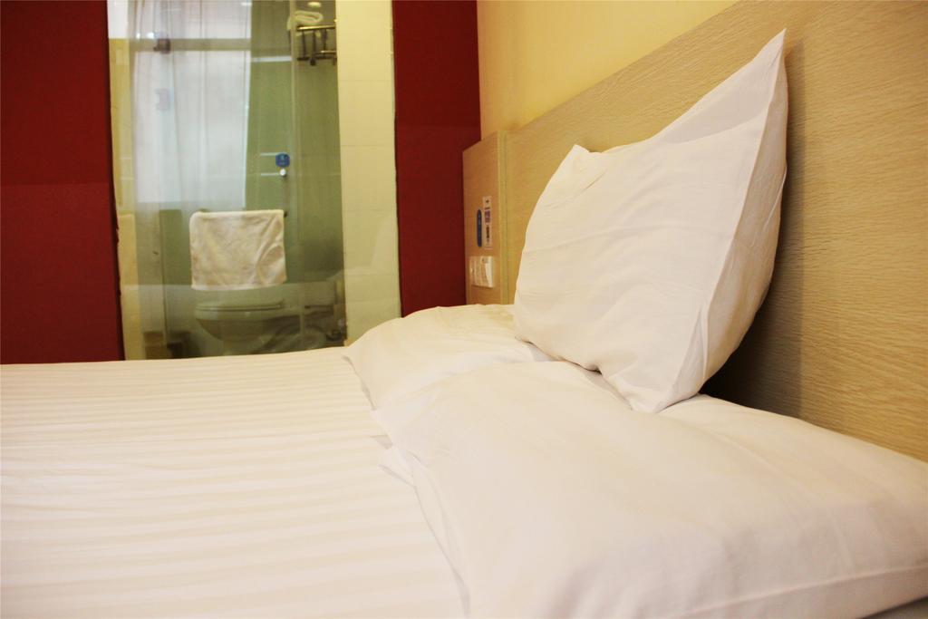 Hanting Hotel Shanghai Hongqiao Railway Station Huqingping Highway Exterior photo